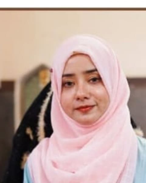 Kiran Afzal, English teacher